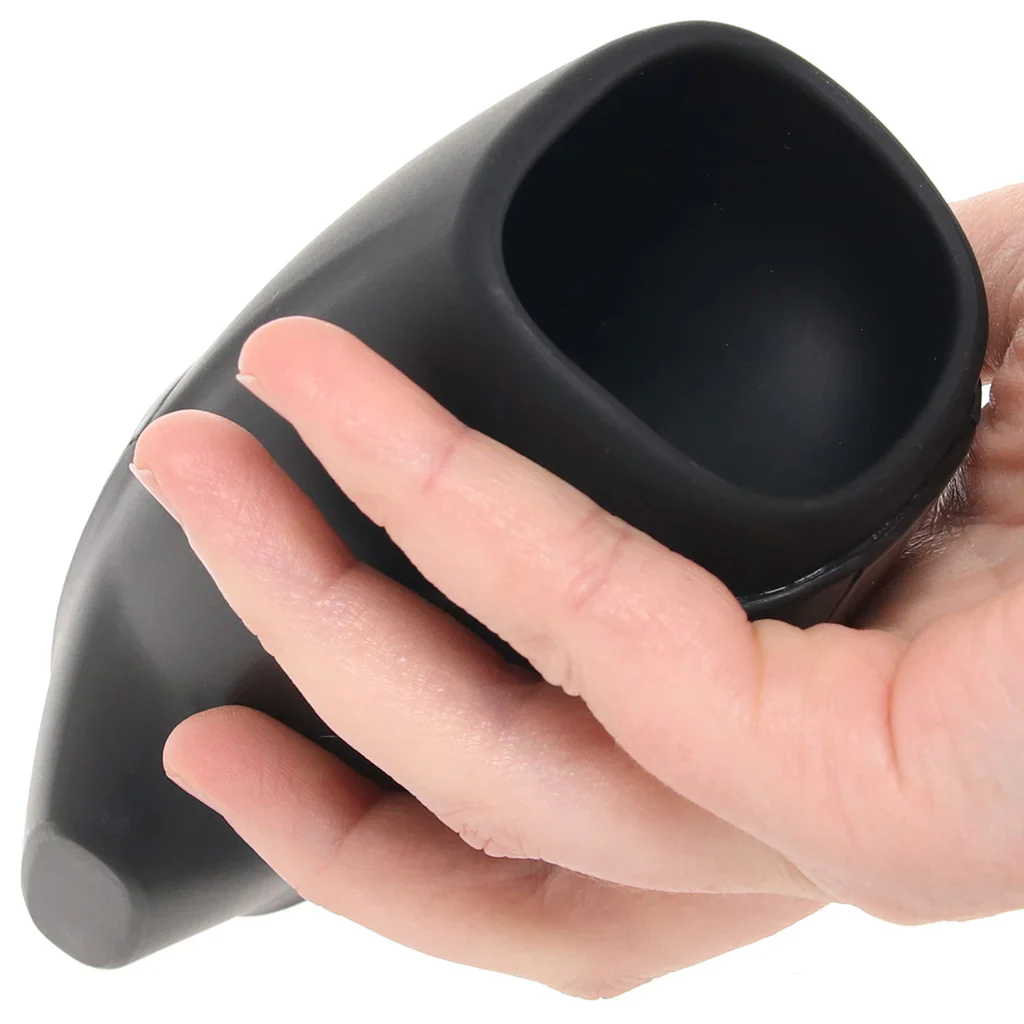 Satisfyer Men Vibration Stroker in Black - Image 8