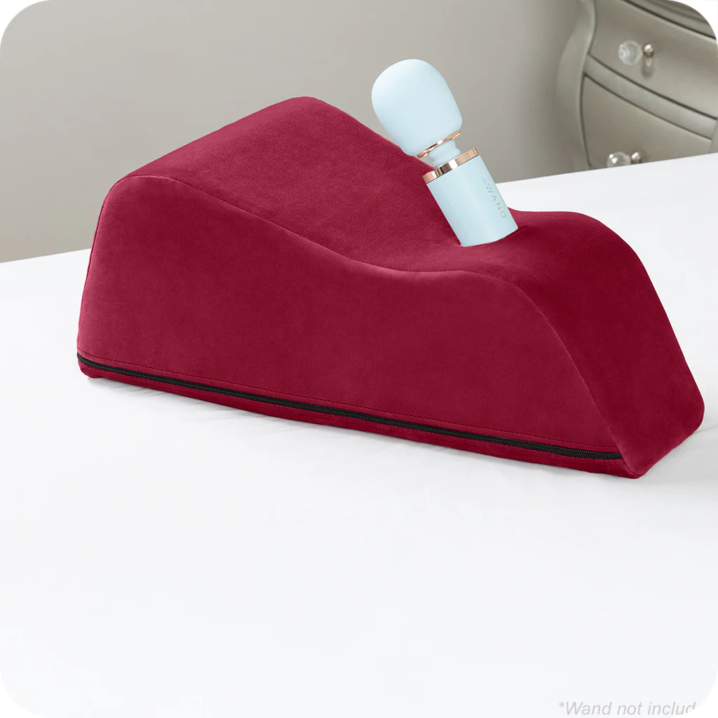Wanda Sex Toy Mount in Merlot - Image 5